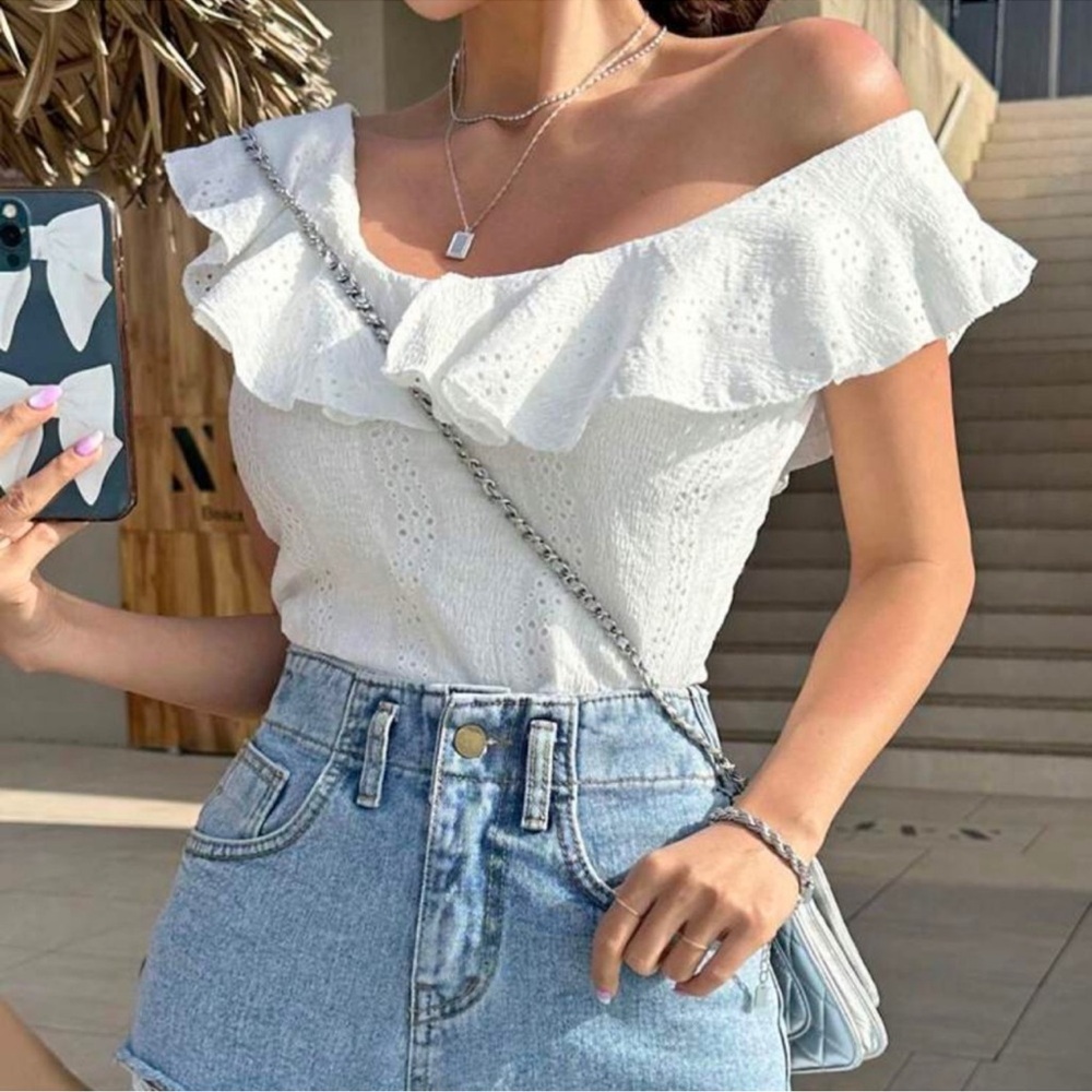 Off shoulder body suit. New. Size S/XS.
